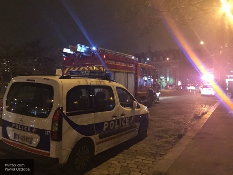 полицейские В Париже арестовано 35 человек