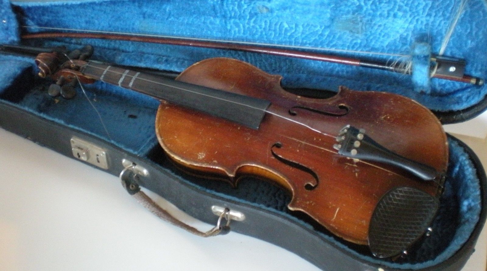 Скрипка на французском. Скрипки Страдивари 1713 года. Скрипка Антонио Страдивари. Скрипка Страдивари Хаммер.