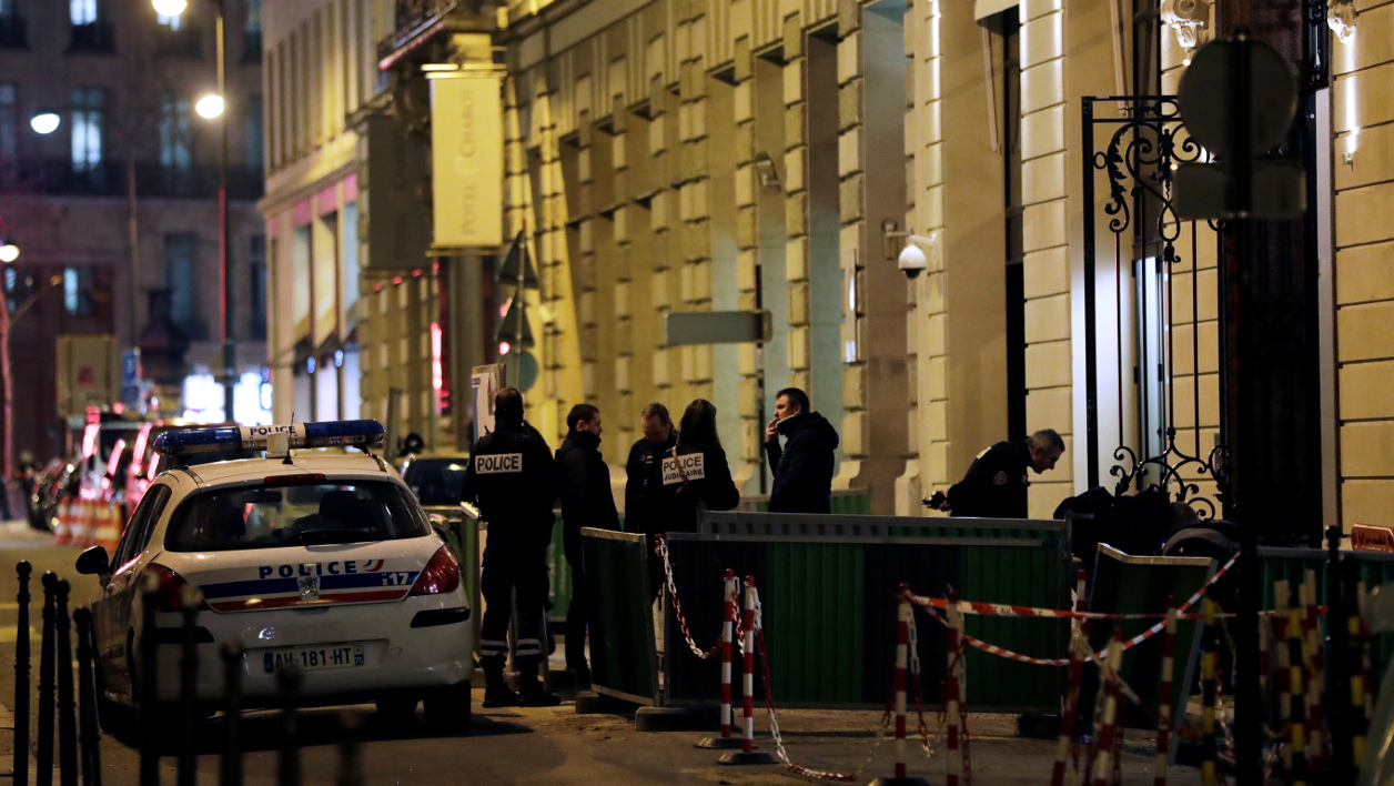 В Париже из отеля Ritz похитили украшения на €4 млн