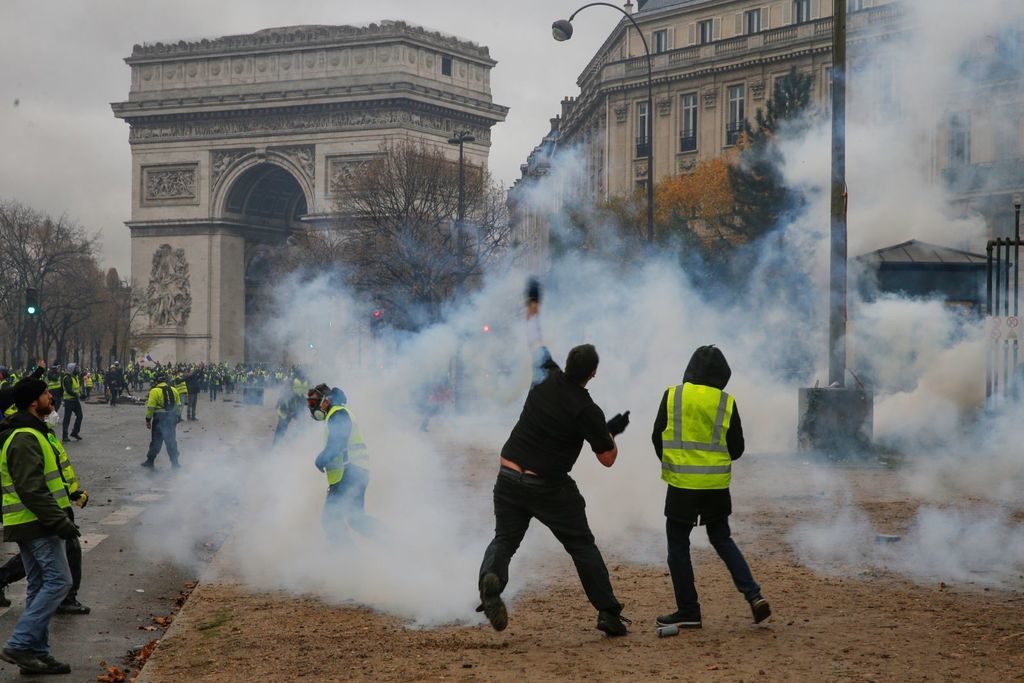 Франция-протесты-Майдан