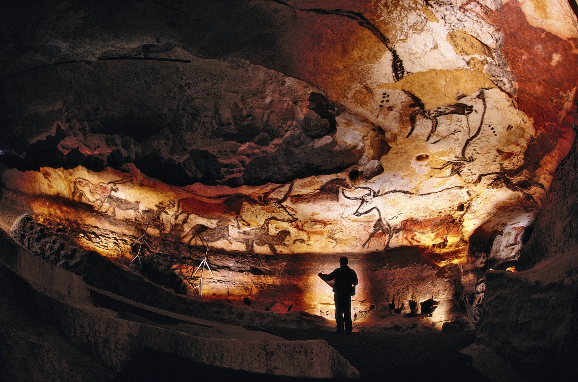 Le cave. Пещера Ласко во Франции. Пещера Альтамира пещера Ласко. Пещеры Альтамира и Ласко. Пещера Ласко 2.