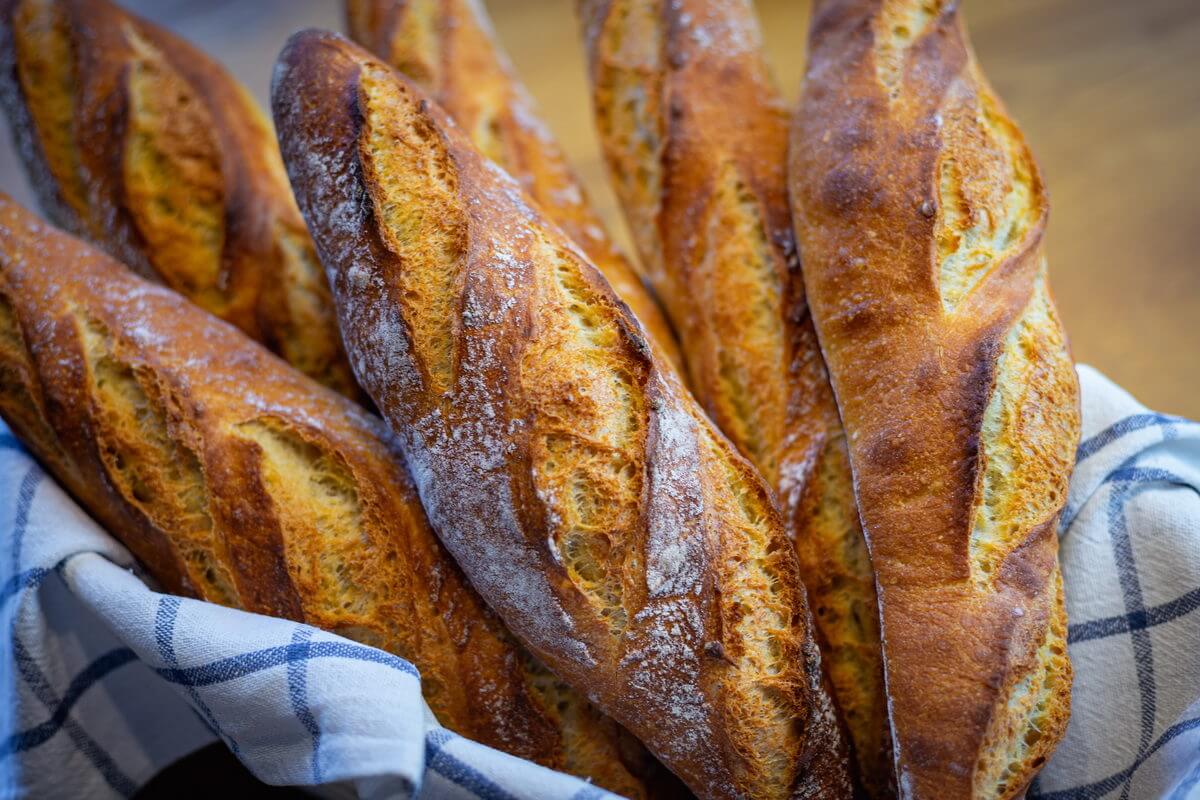 One-Of-The-Best-Baguettes-From-France-1200x800-1.jpg